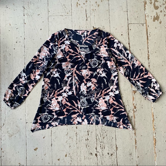 Juicy Couture Floral Print RS Trim Shark Bite Hem Blouse - Picture 6 of 13